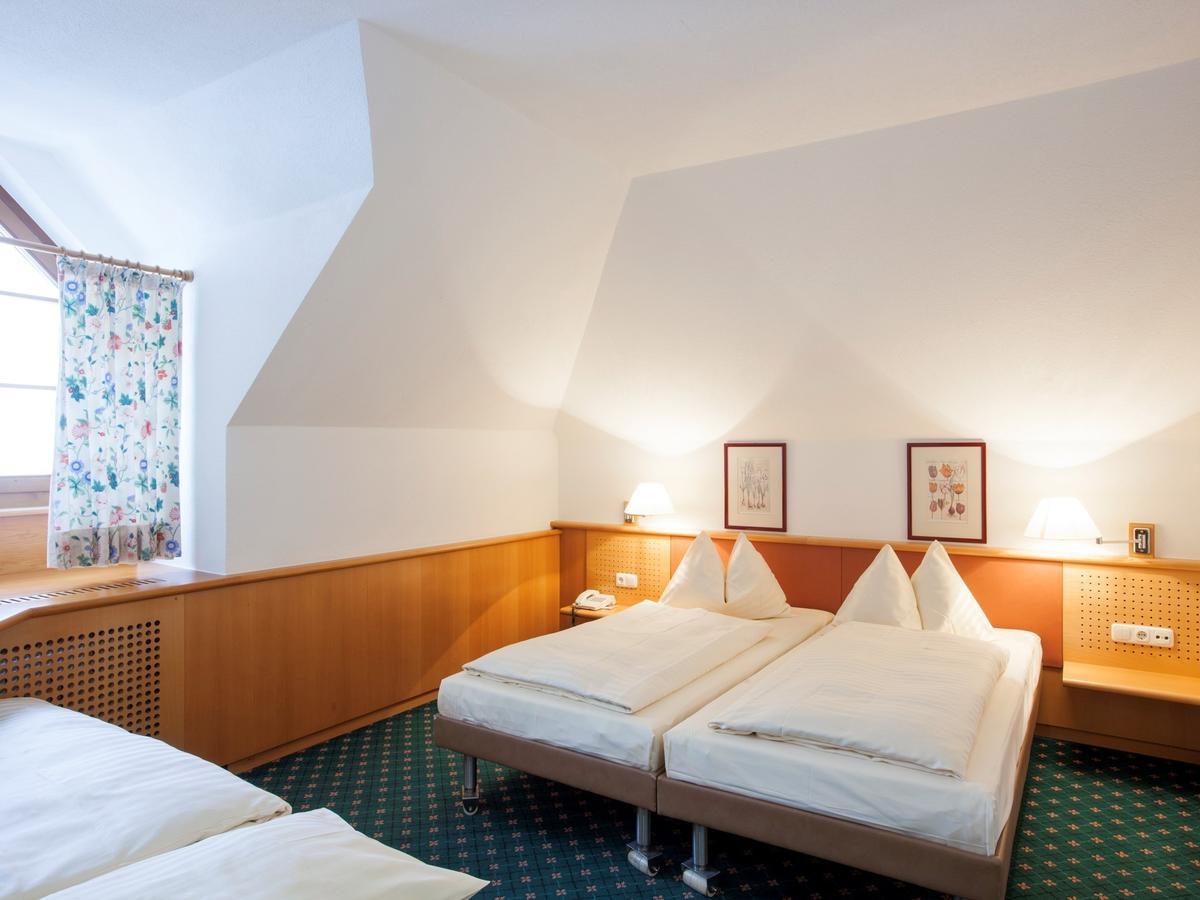 Landzeit Autobahnrestaurant & Motorhotel Loipersdorf Kitzladen Chambre photo